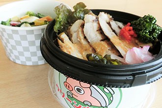 長沼産SPFクリーンポークのカップ飯