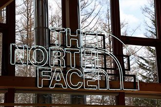 美瑛 白金ビルケ THE NORTH FACE コーナー